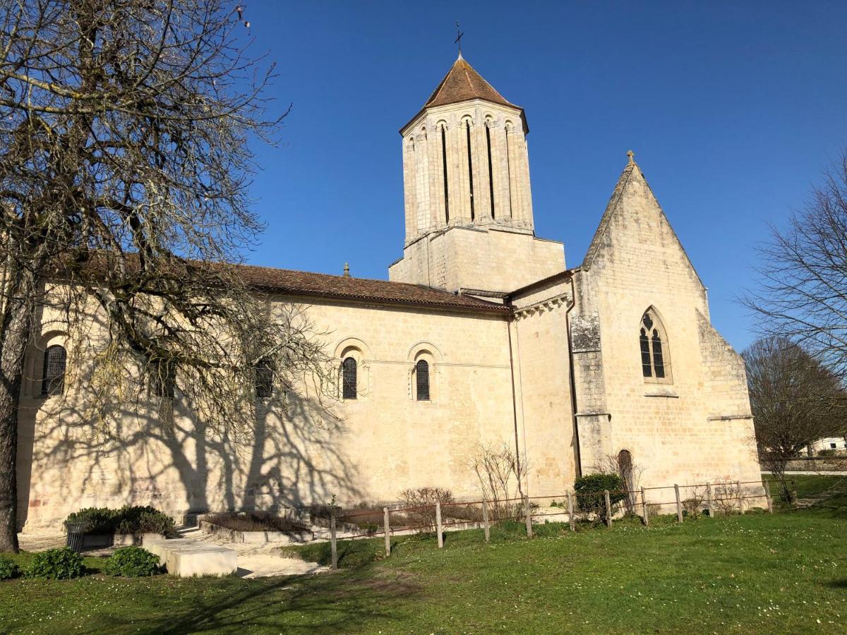 Surgères Charmante Maisonnette 2 Personnes Avec Wifi מראה חיצוני תמונה