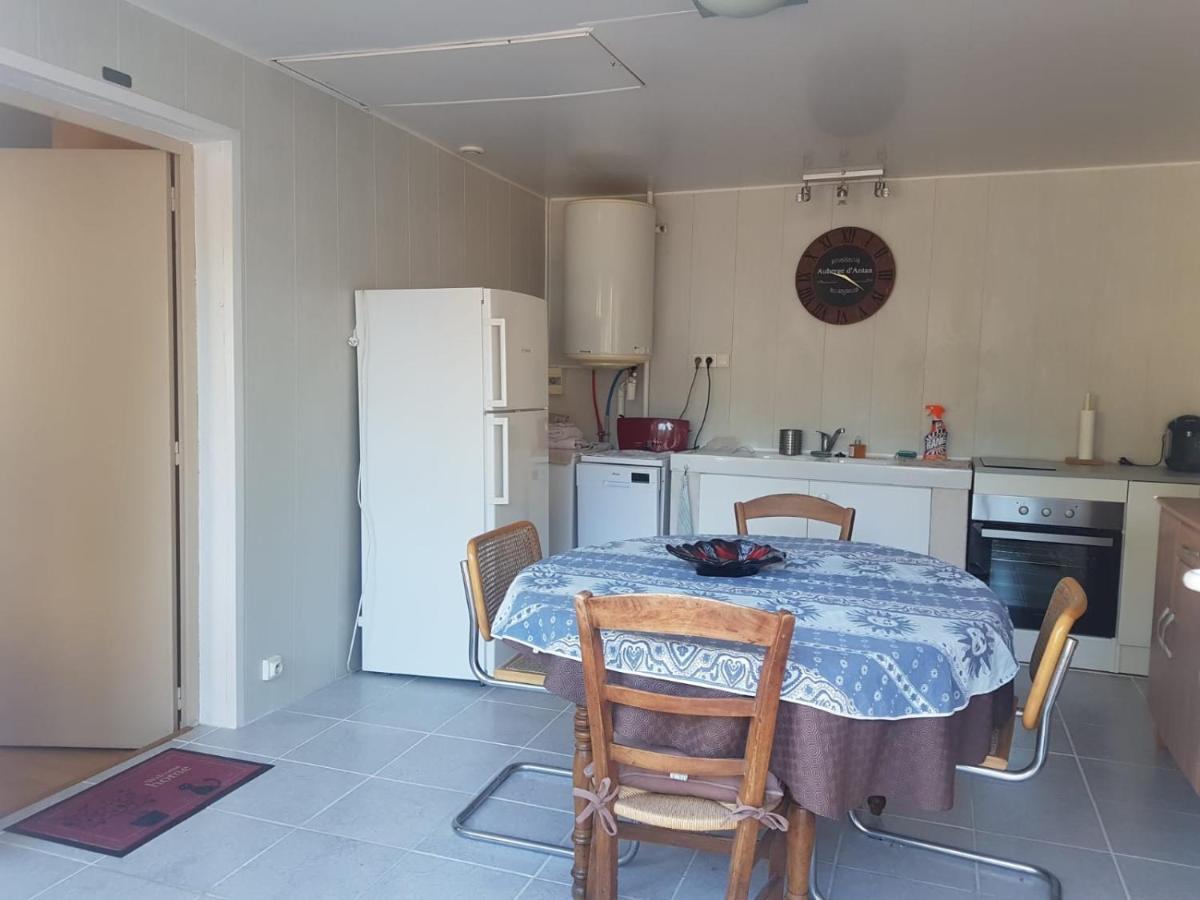 Surgères Charmante Maisonnette 2 Personnes Avec Wifi מראה חיצוני תמונה
